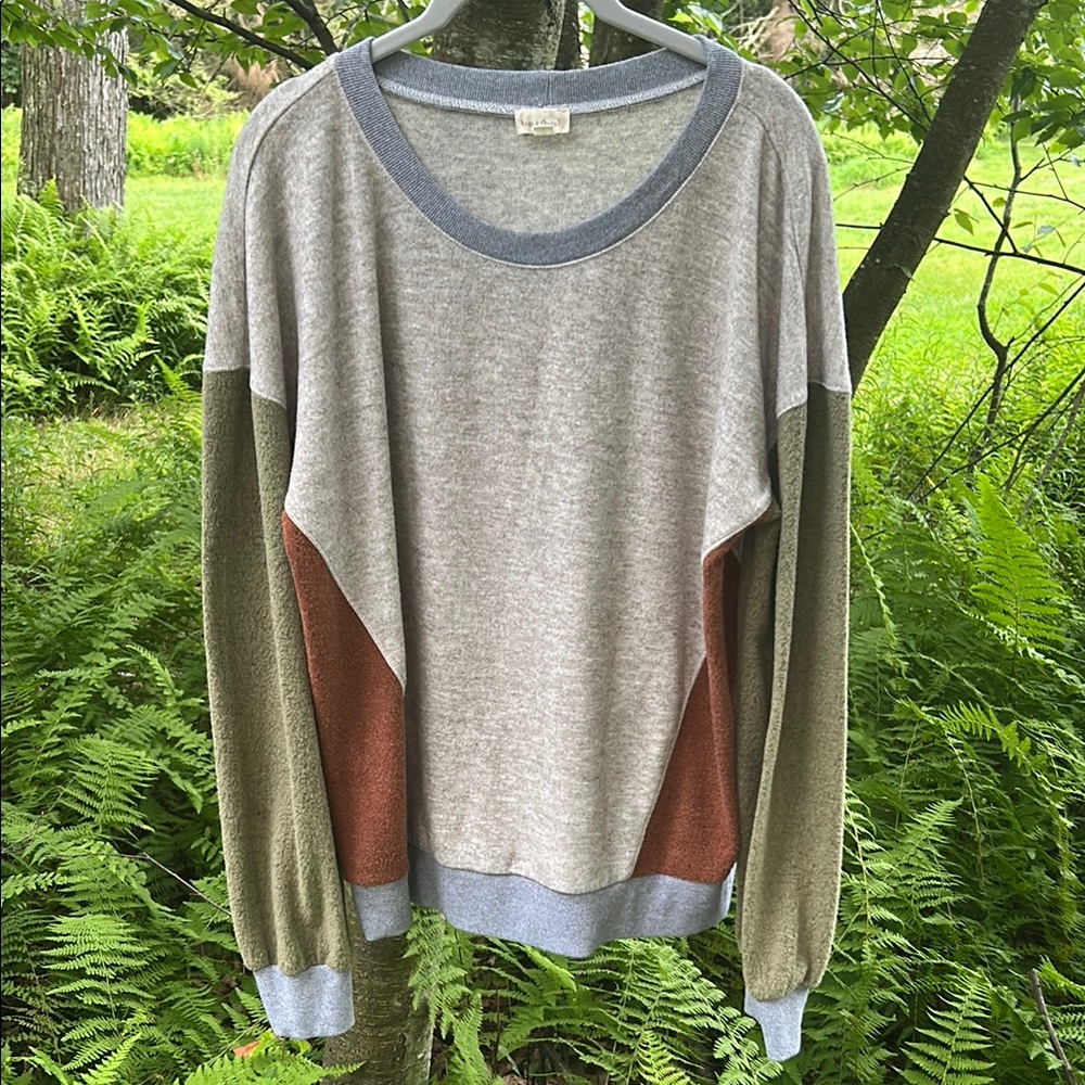 Hem & Thread Colorblock Crew Neck Sweater/Sweatshirt
